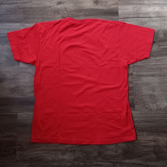 Billie Eilish red fan tee - Picture 4 of 4